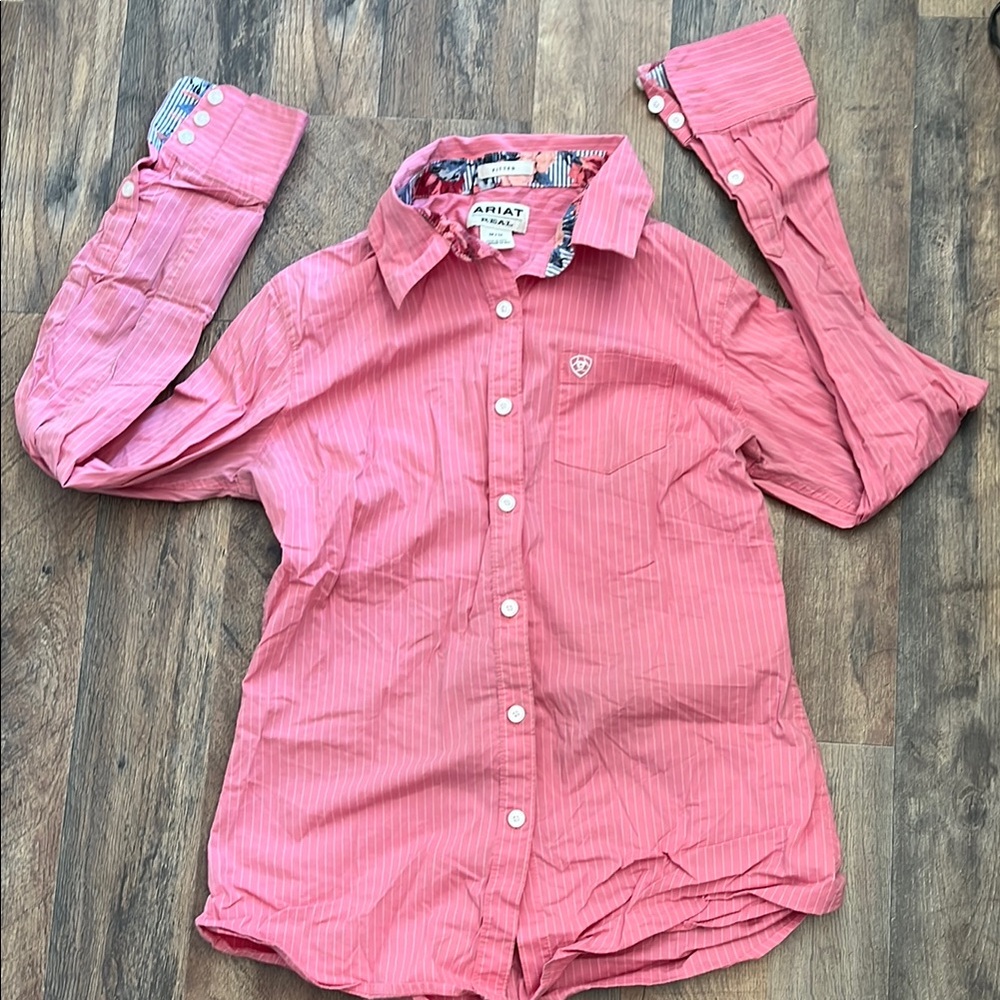 4/$20🥳 Ariat Pink Striped Button-Up Shirt women’s size M